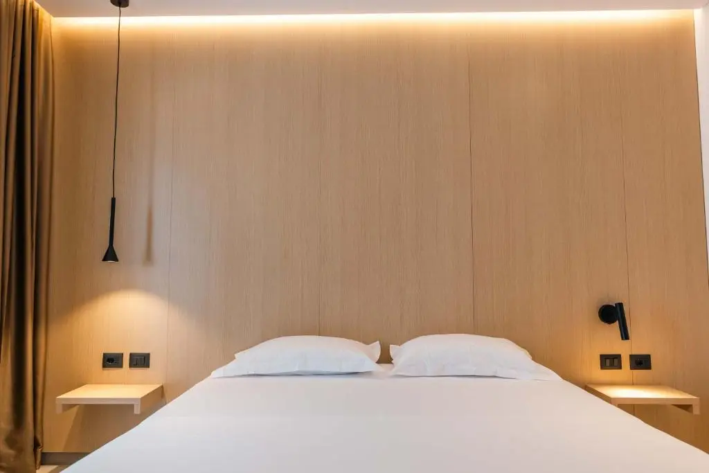 Deluxe Room (202)