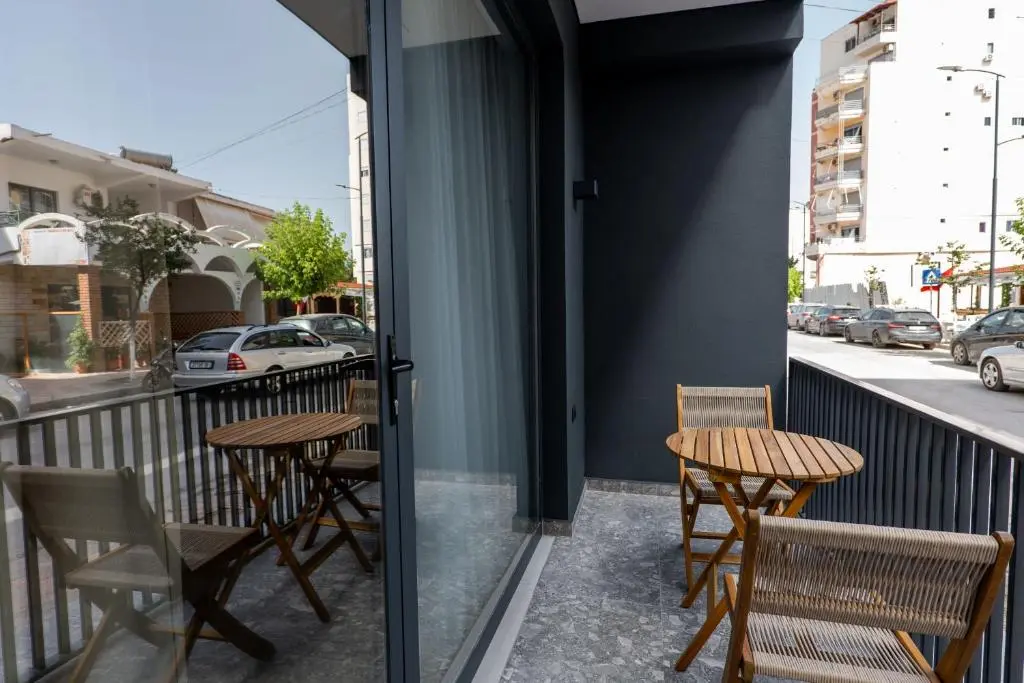 Deluxe Triple Room (101)