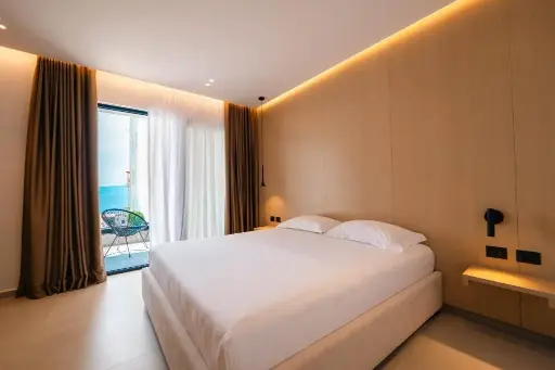 King Room with Sea View (402)