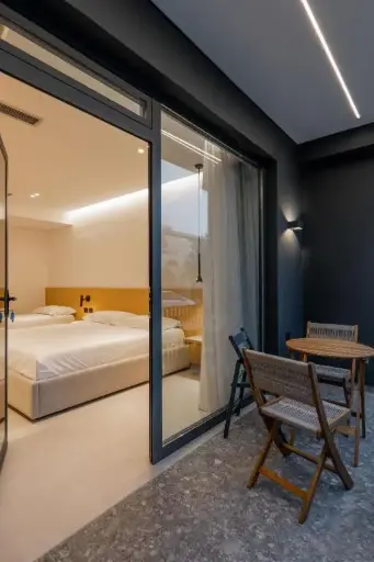 Triple Room with City View (201)